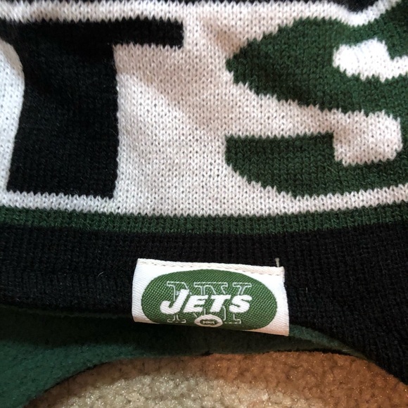 Jets Winter Hat with Flaps & PomPom- Adorable! - Picture 3 of 3
